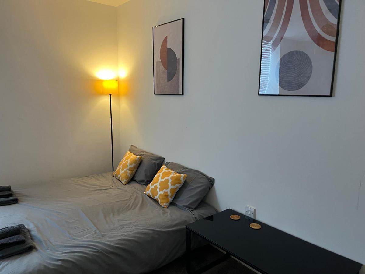 Spacious Ground Floor Suite Comfortably Sleeps Up To Eight Halifax Buitenkant foto