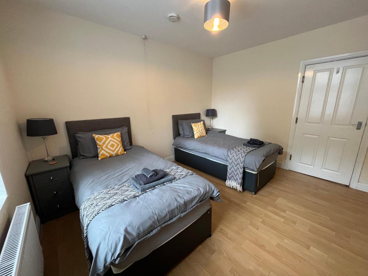Spacious Ground Floor Suite Comfortably Sleeps Up To Eight Halifax Buitenkant foto
