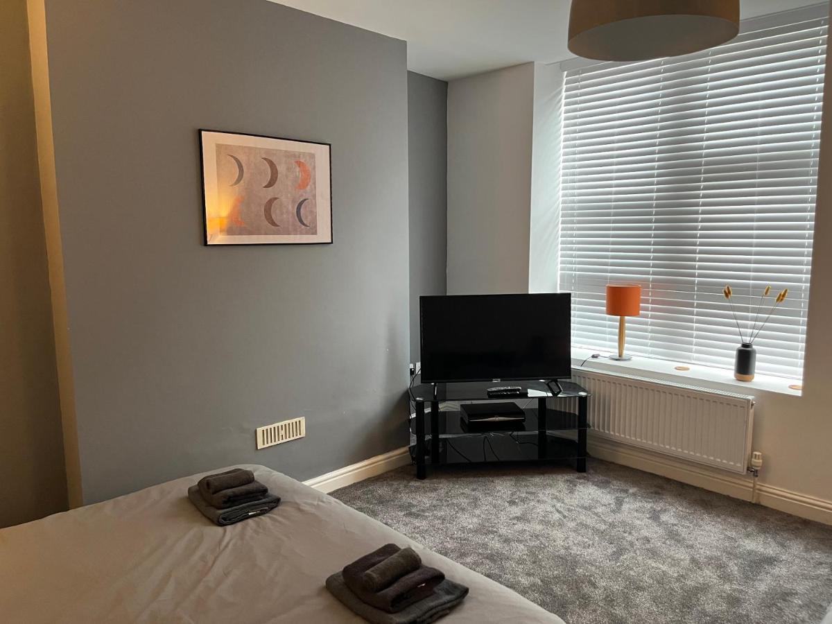 Spacious Ground Floor Suite Comfortably Sleeps Up To Eight Halifax Buitenkant foto