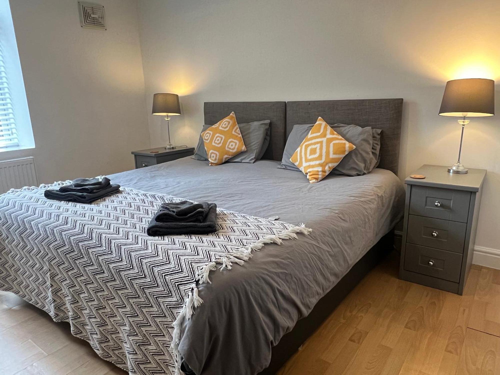 Spacious Ground Floor Suite Comfortably Sleeps Up To Eight Halifax Buitenkant foto